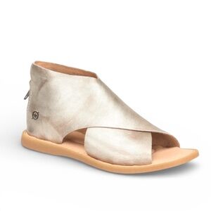 Born Iwa Gold Panna Cotta Metallic Sandal Women's Size 7